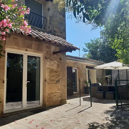 Mas Provencal A Proximite Du Pont Du Gard 塞尔纳克